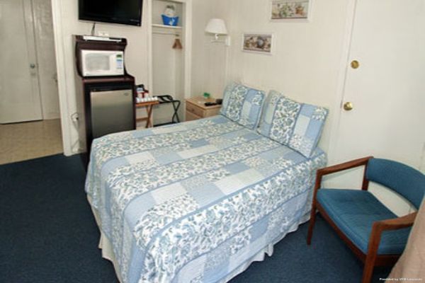 SPINDRIFT INN (Manzanita)